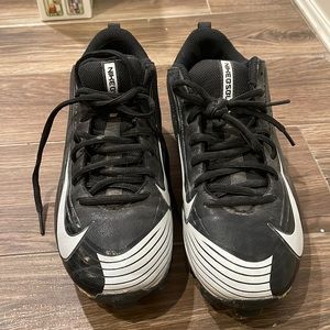 Nike vapour baseball/ softball cleats (size 7 men and 8.5 women)